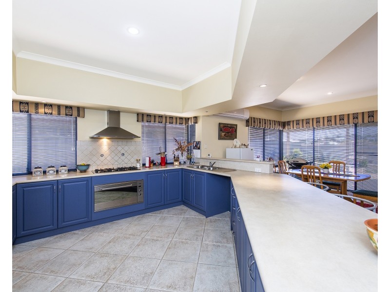 12 Capricorn Mews, Halls Head WA 6210