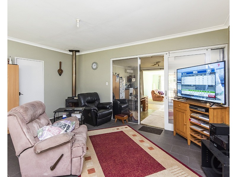 3 Powell Road, Barragup WA 6209