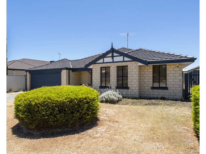 14 Pineknoll Gardens, Meadow Springs WA 6210