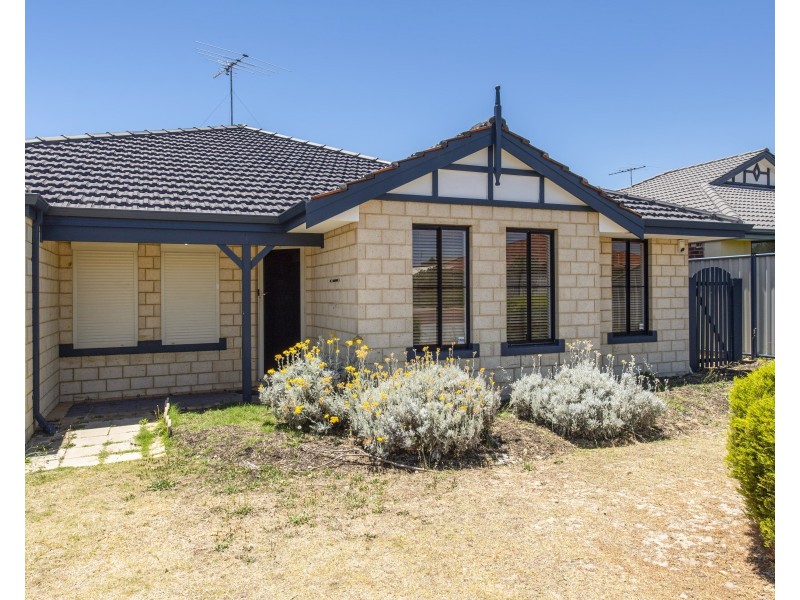 14 Pineknoll Gardens, Meadow Springs WA 6210