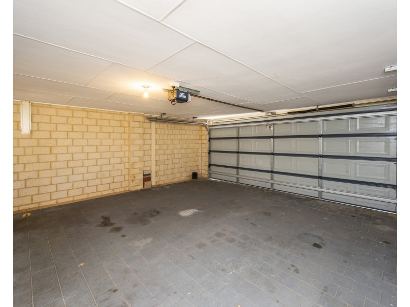 14 Pineknoll Gardens, Meadow Springs WA 6210