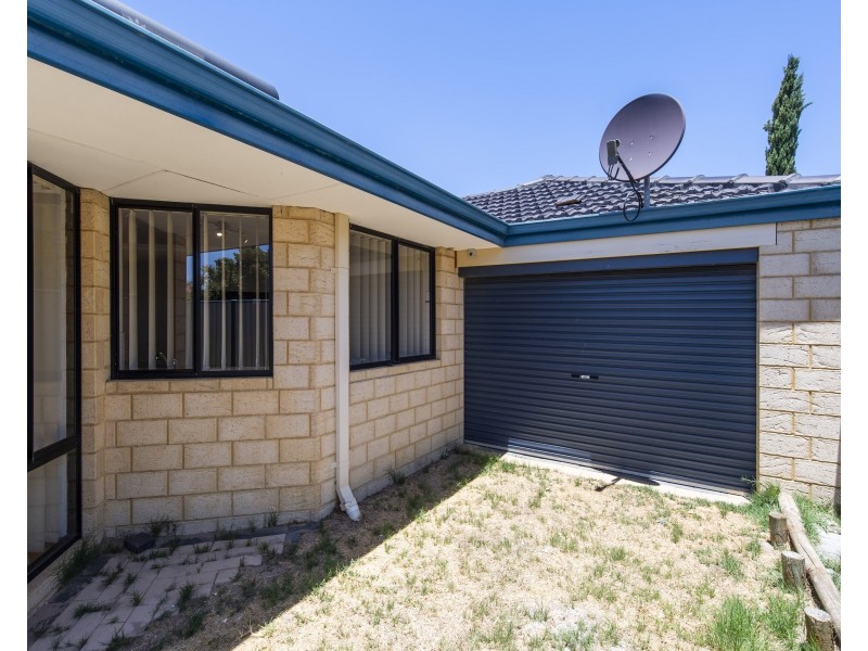 14 Pineknoll Gardens, Meadow Springs WA 6210