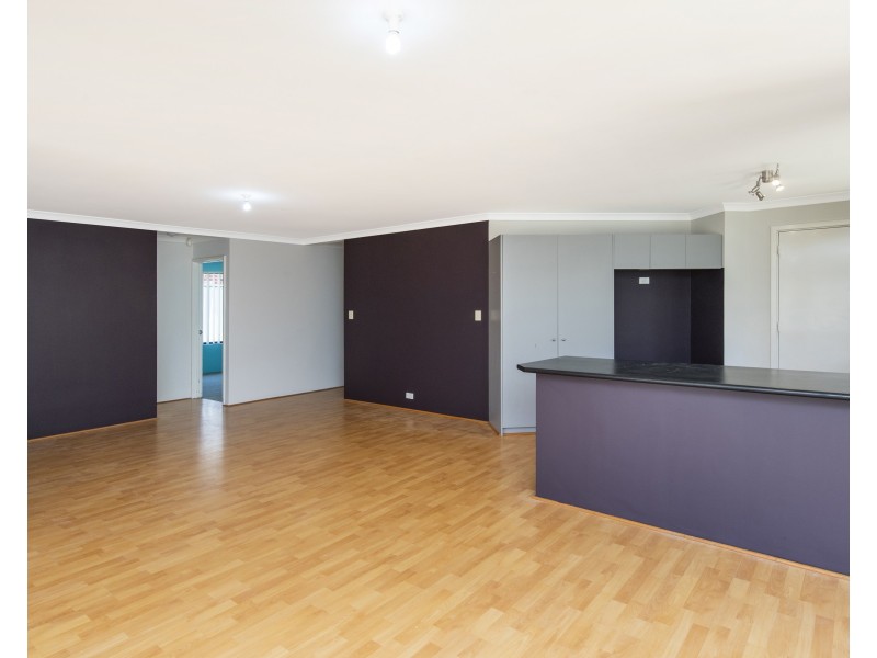 14 Pineknoll Gardens, Meadow Springs WA 6210