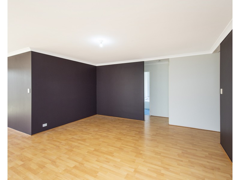 14 Pineknoll Gardens, Meadow Springs WA 6210