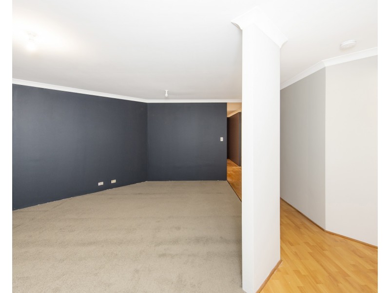 14 Pineknoll Gardens, Meadow Springs WA 6210