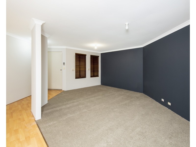 14 Pineknoll Gardens, Meadow Springs WA 6210