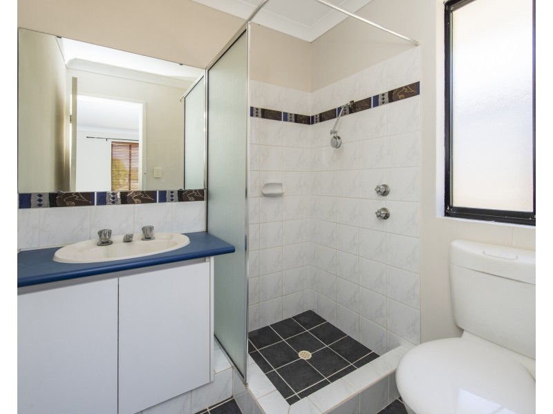 14 Pineknoll Gardens, Meadow Springs WA 6210