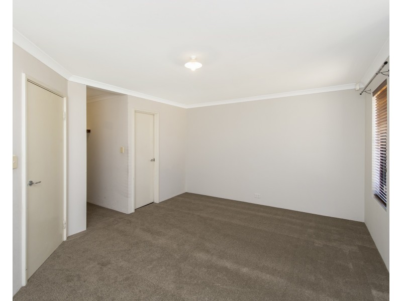 14 Pineknoll Gardens, Meadow Springs WA 6210