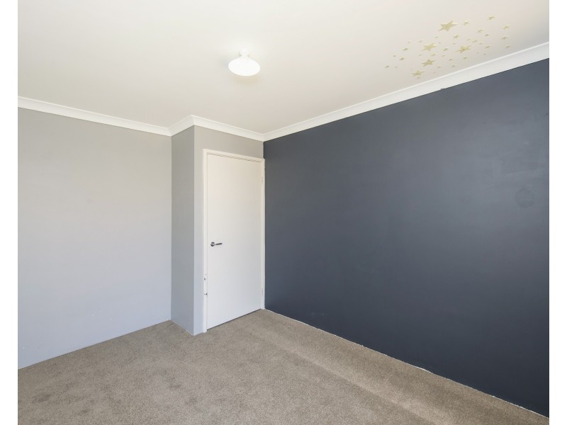 14 Pineknoll Gardens, Meadow Springs WA 6210