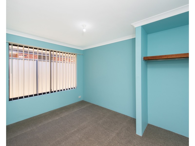 14 Pineknoll Gardens, Meadow Springs WA 6210