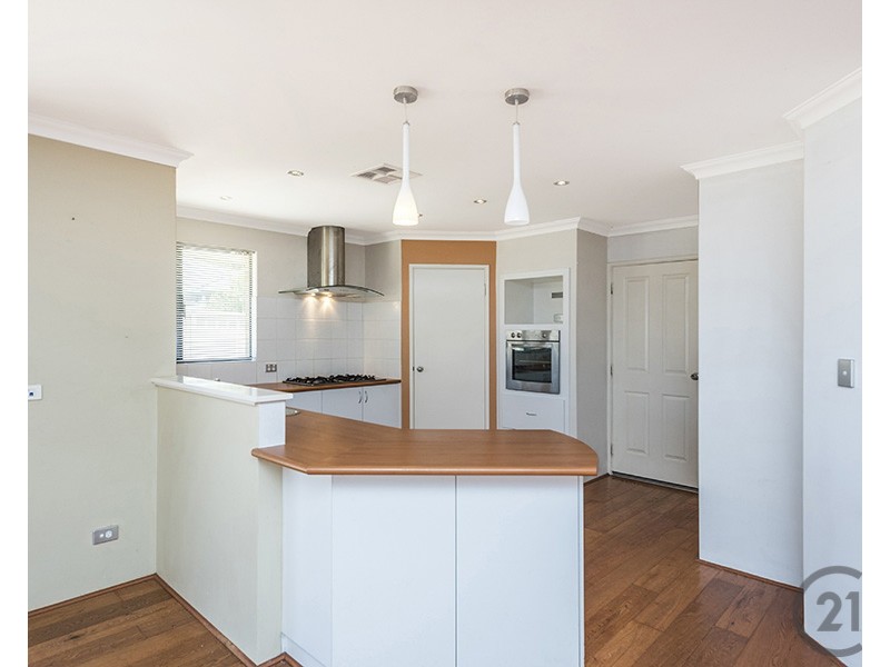 10 Garcia Loop, Lakelands WA 6180