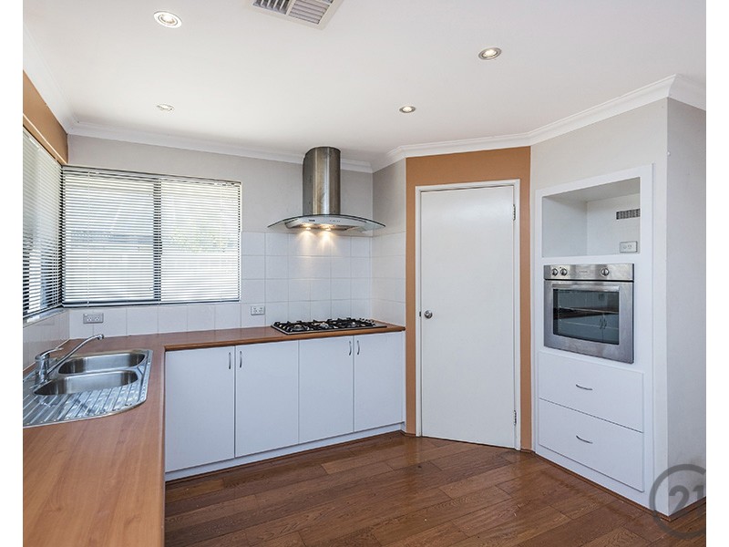 10 Garcia Loop, Lakelands WA 6180