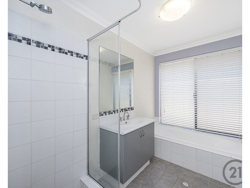 10 Garcia Loop, Lakelands WA 6180