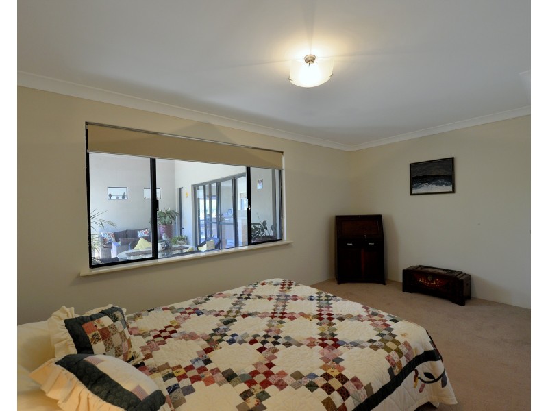 11 Caddadup Retreat, Dawesville WA 6211