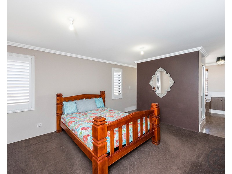 44  Carissa Turn, Halls Head WA 6210