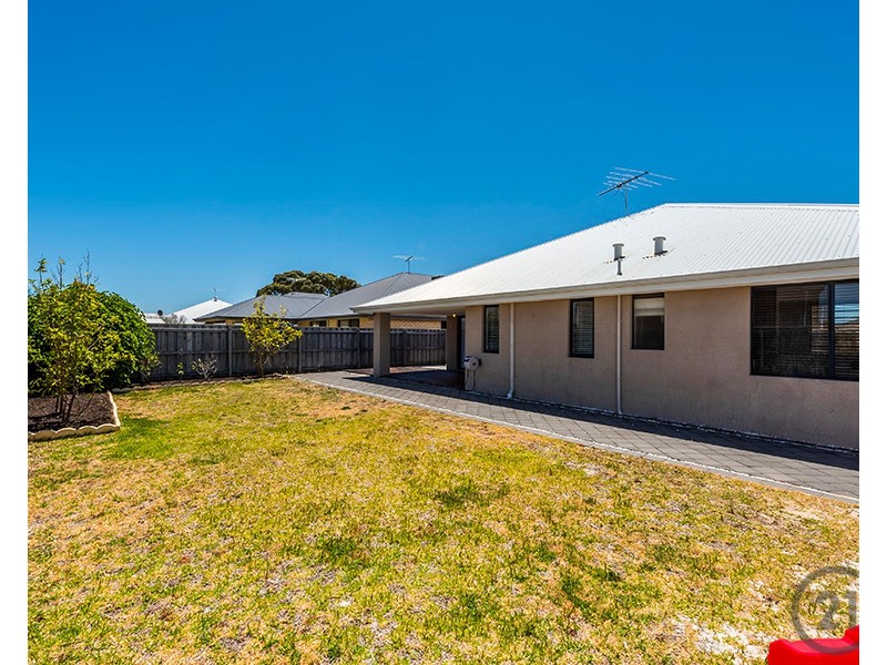 44  Carissa Turn, Halls Head WA 6210