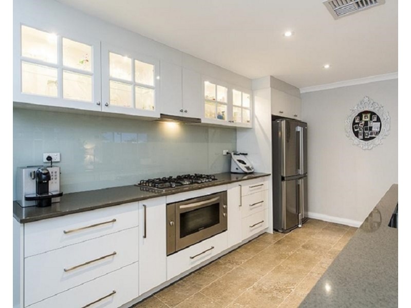 40 Hudson Drive, Dudley Park WA 6210