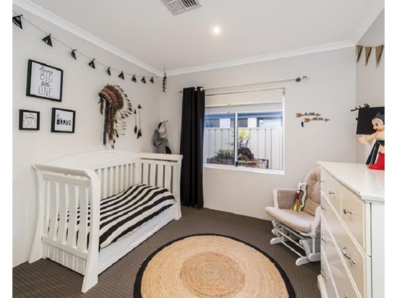 40 Hudson Drive, Dudley Park WA 6210