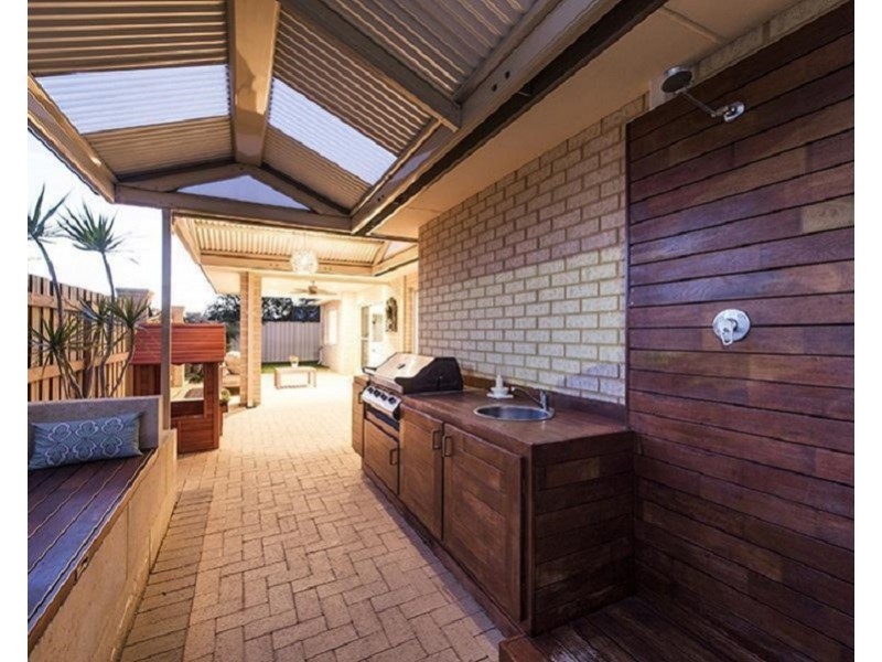 40 Hudson Drive, Dudley Park WA 6210