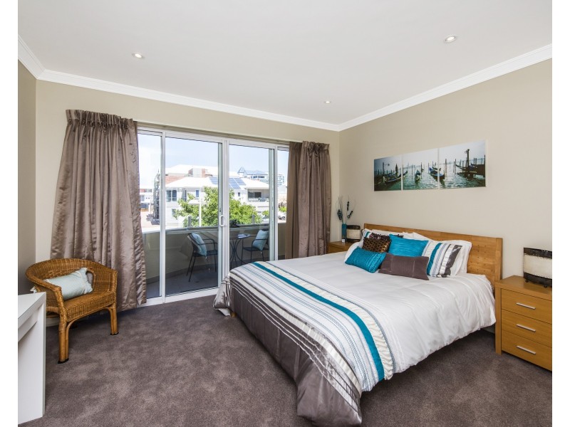 1/16 Cannaregio Square, Mandurah WA 6210