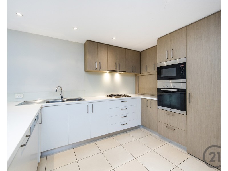 18 Caspian Way, Wannanup WA 6210