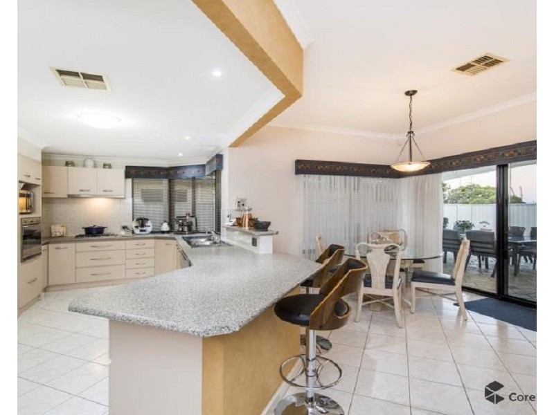 33 Leveque Loop, San Remo WA 6210