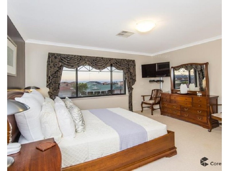 33 Leveque Loop, San Remo WA 6210