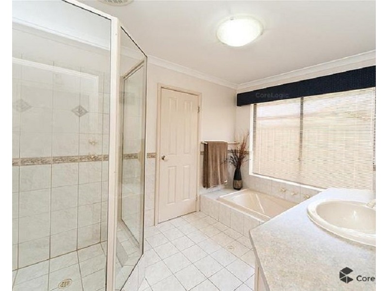 33 Leveque Loop, San Remo WA 6210