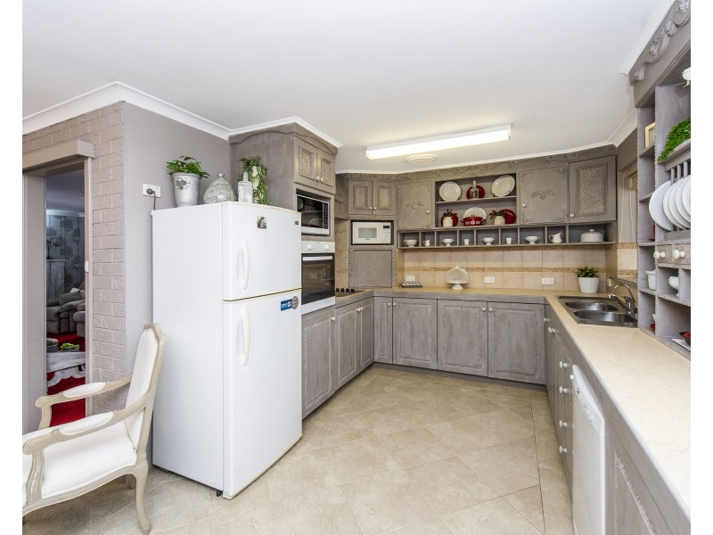 24 Kookerbrook Street, Dudley Park WA 6210