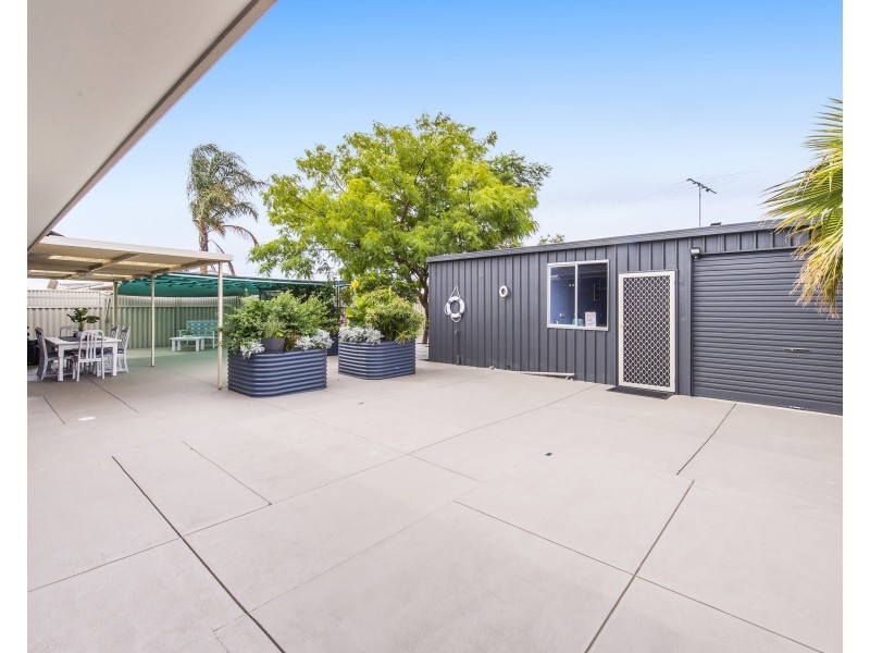 24 Kookerbrook Street, Dudley Park WA 6210