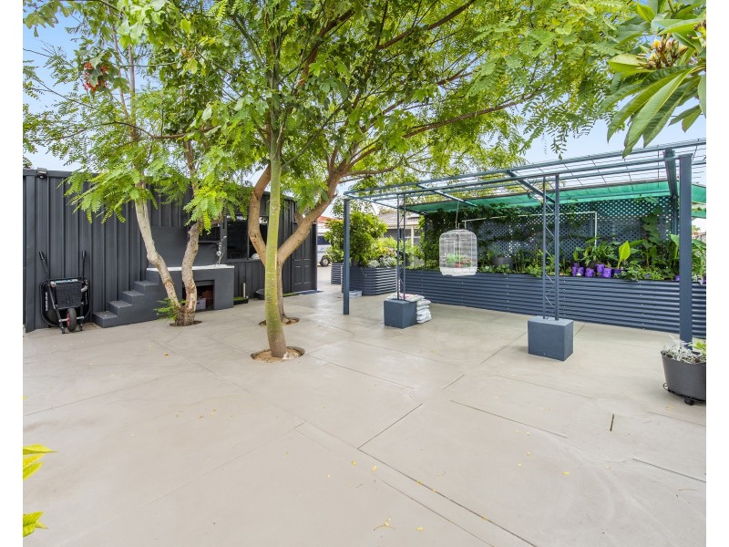 24 Kookerbrook Street, Dudley Park WA 6210