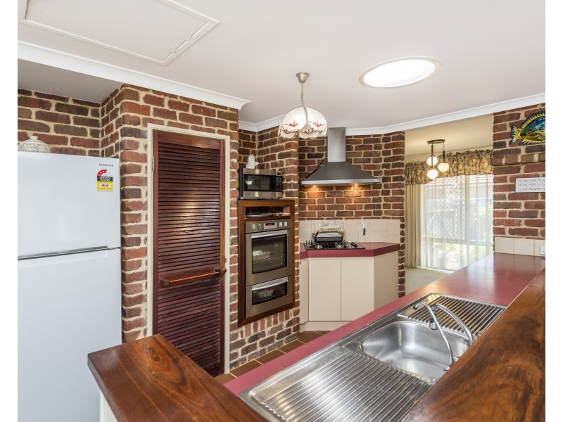 17 Lydia Place, Greenfields WA 6210