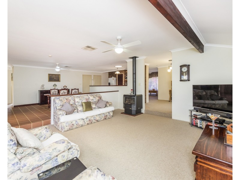 17 Lydia Place, Greenfields WA 6210