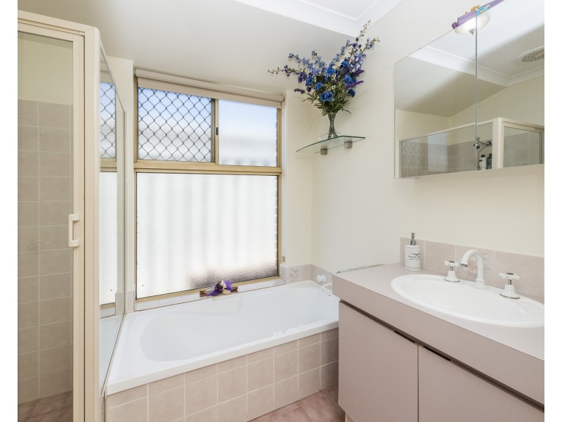 17 Lydia Place, Greenfields WA 6210