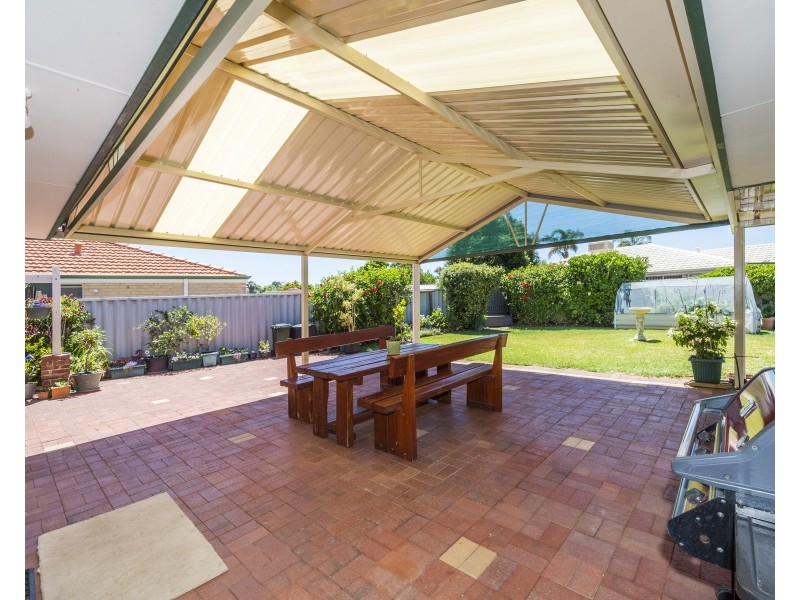 17 Lydia Place, Greenfields WA 6210