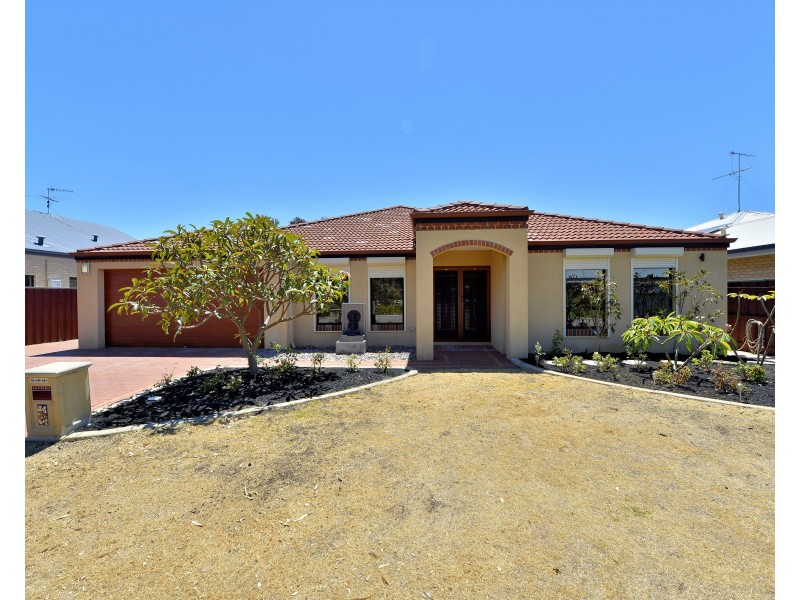 16 Chyverton Corner, Erskine WA 6210