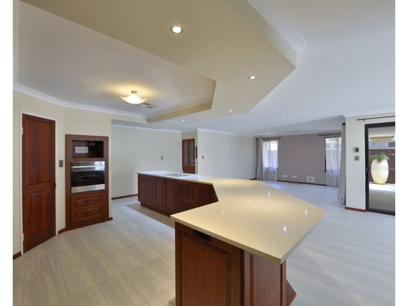 16 Chyverton Corner, Erskine WA 6210