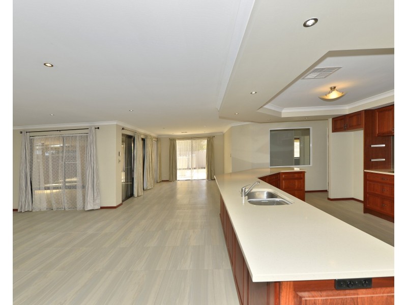 16 Chyverton Corner, Erskine WA 6210