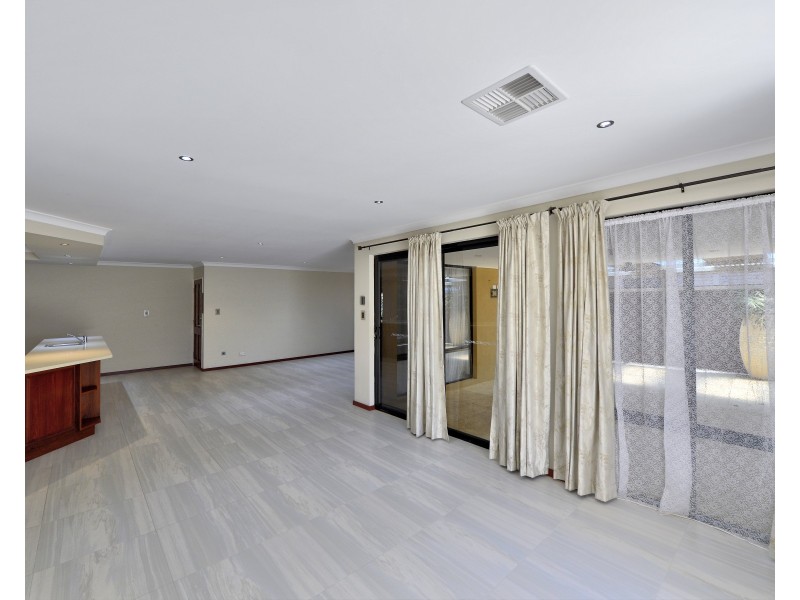 16 Chyverton Corner, Erskine WA 6210