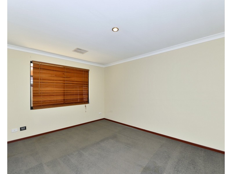 16 Chyverton Corner, Erskine WA 6210