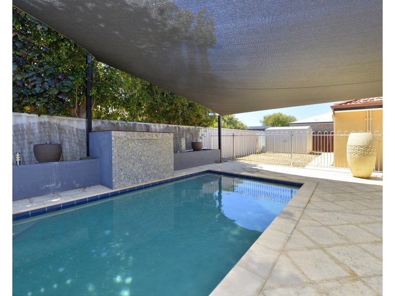 16 Chyverton Corner, Erskine WA 6210