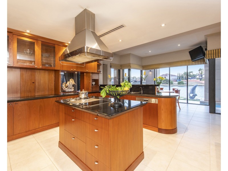 11 Picaroon Place, Halls Head WA 6210