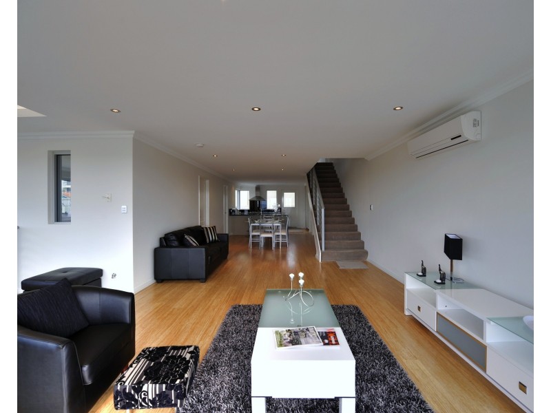 21D Oversby Street, Halls Head WA 6210