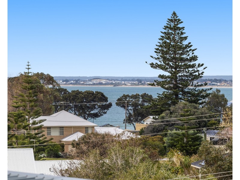 21D Oversby Street, Halls Head WA 6210