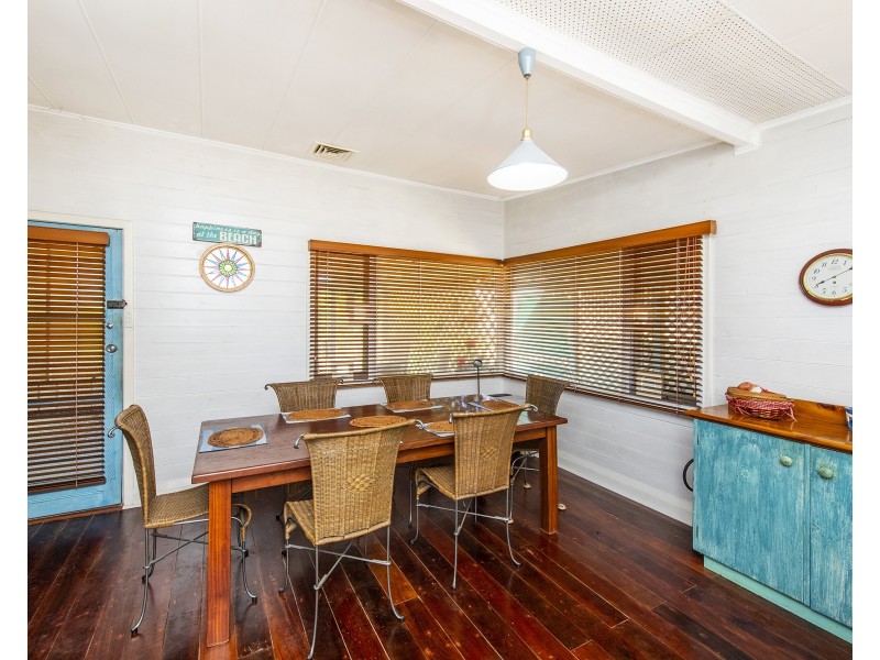 16 Albion Road, Madora Bay WA 6210