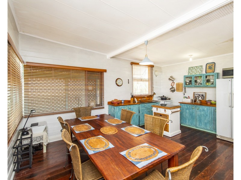 16 Albion Road, Madora Bay WA 6210