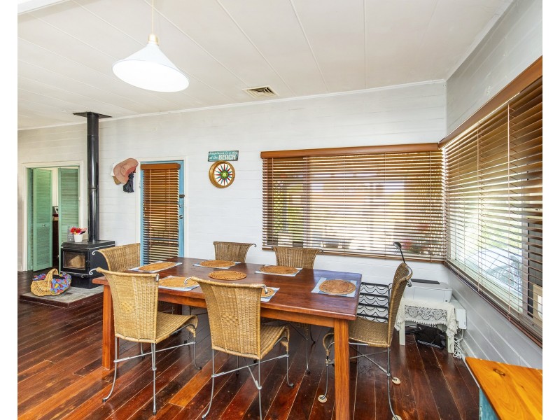 16 Albion Road, Madora Bay WA 6210