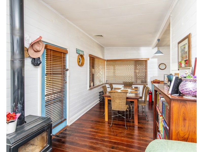 16 Albion Road, Madora Bay WA 6210