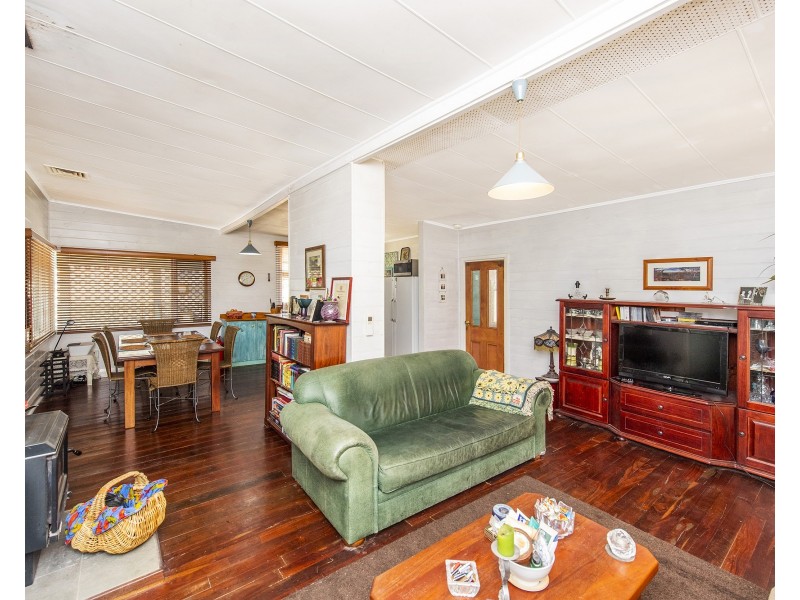 16 Albion Road, Madora Bay WA 6210