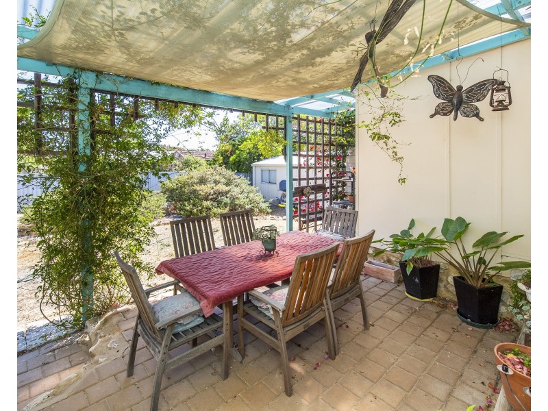 16 Albion Road, Madora Bay WA 6210